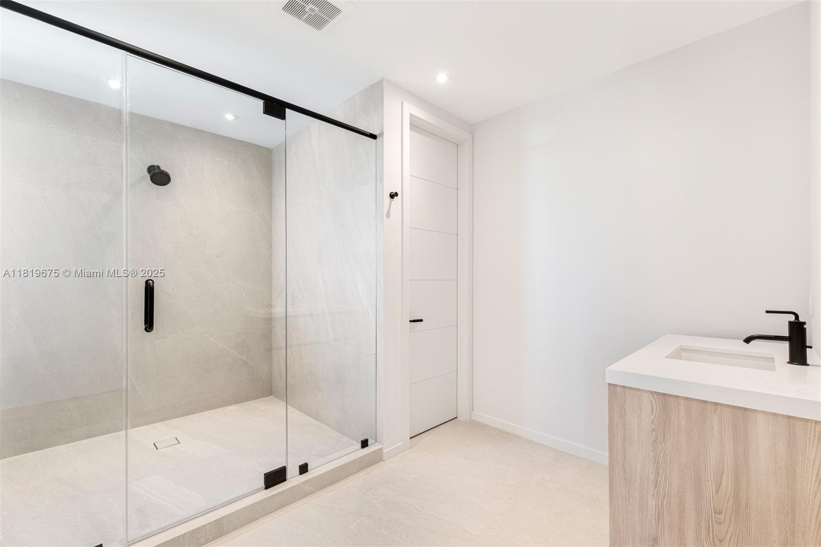 301 Buttonwood Cir #b Property Photo 23