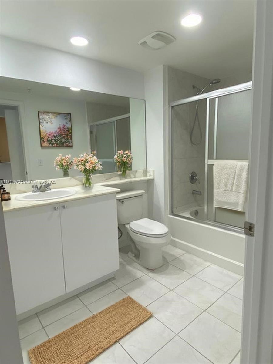 2775 Ne 187th St 407 Property Photo 4