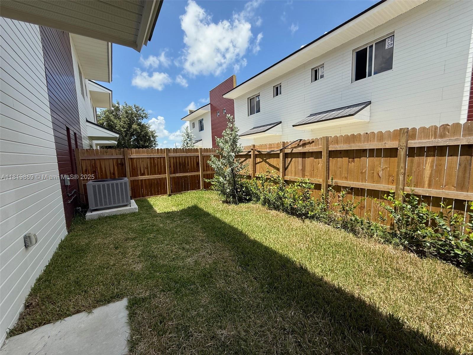 936 Nw 10th St Property Photo 24