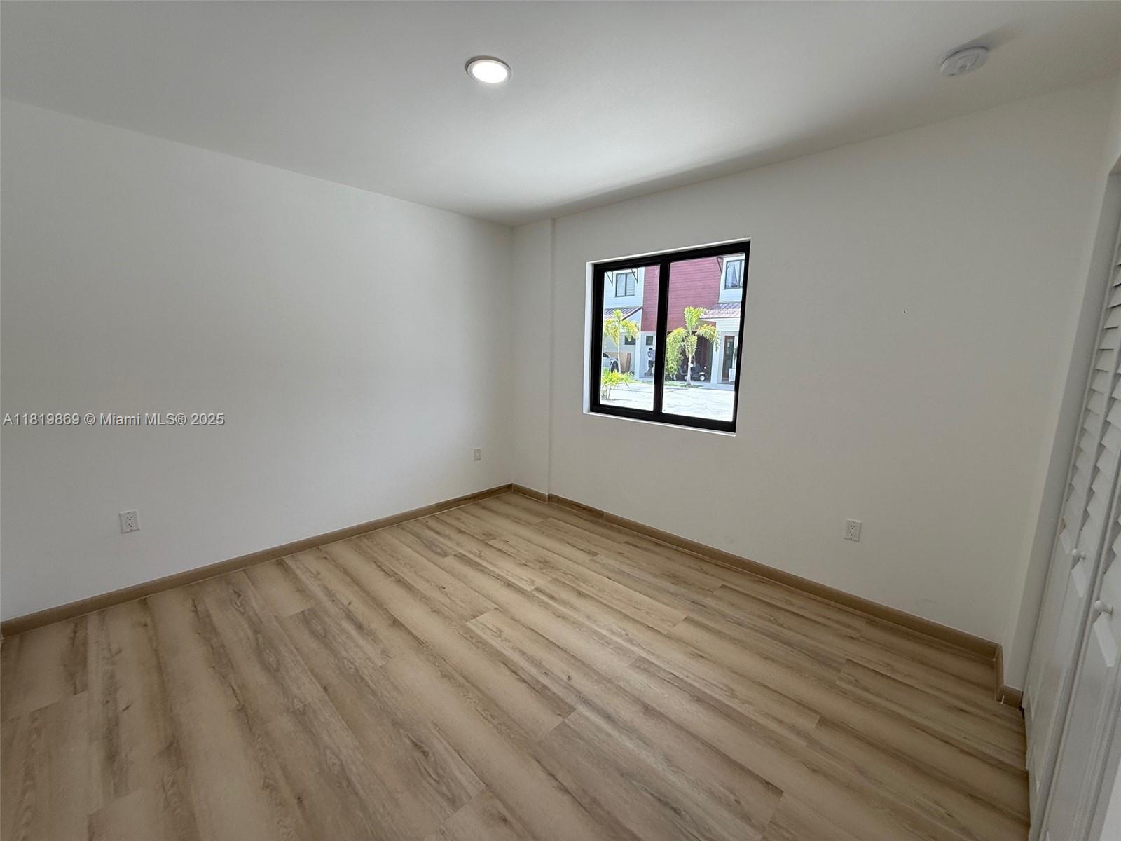 936 Nw 10th St Property Photo 27