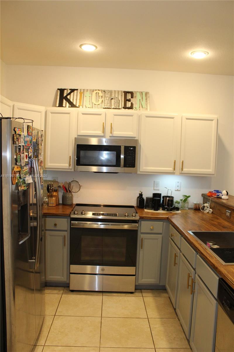 581 Se 32nd Ter Property Photo 11