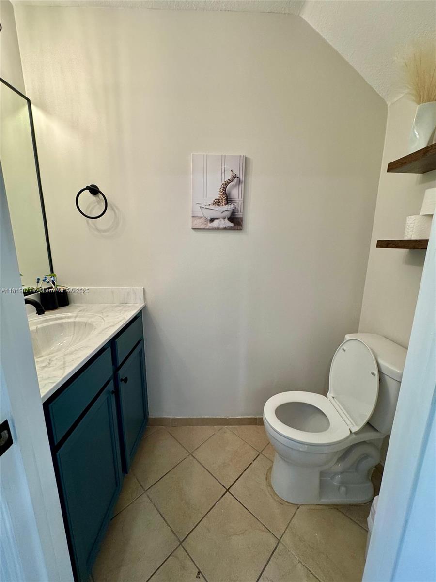 581 Se 32nd Ter Property Photo 24