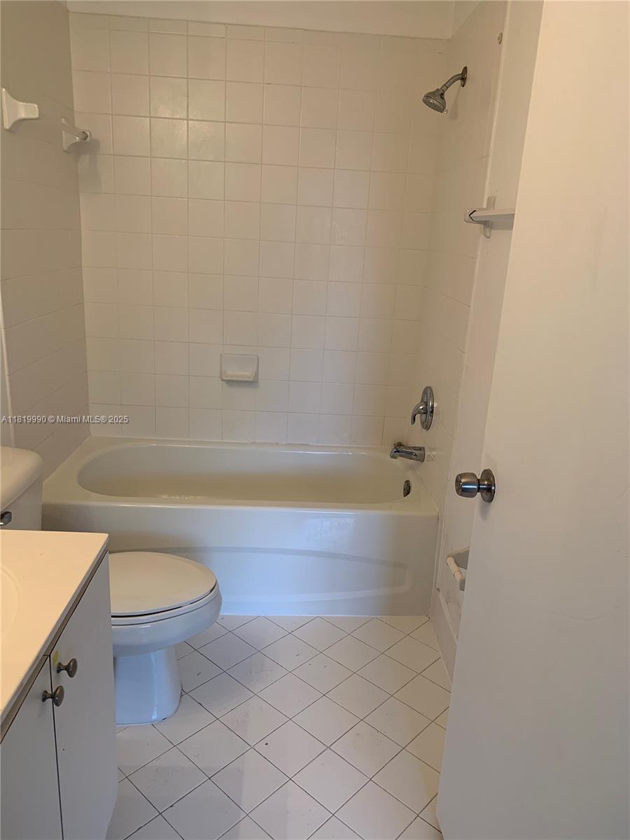 2931 Se 13th Ave 202-47 Property Photo 6