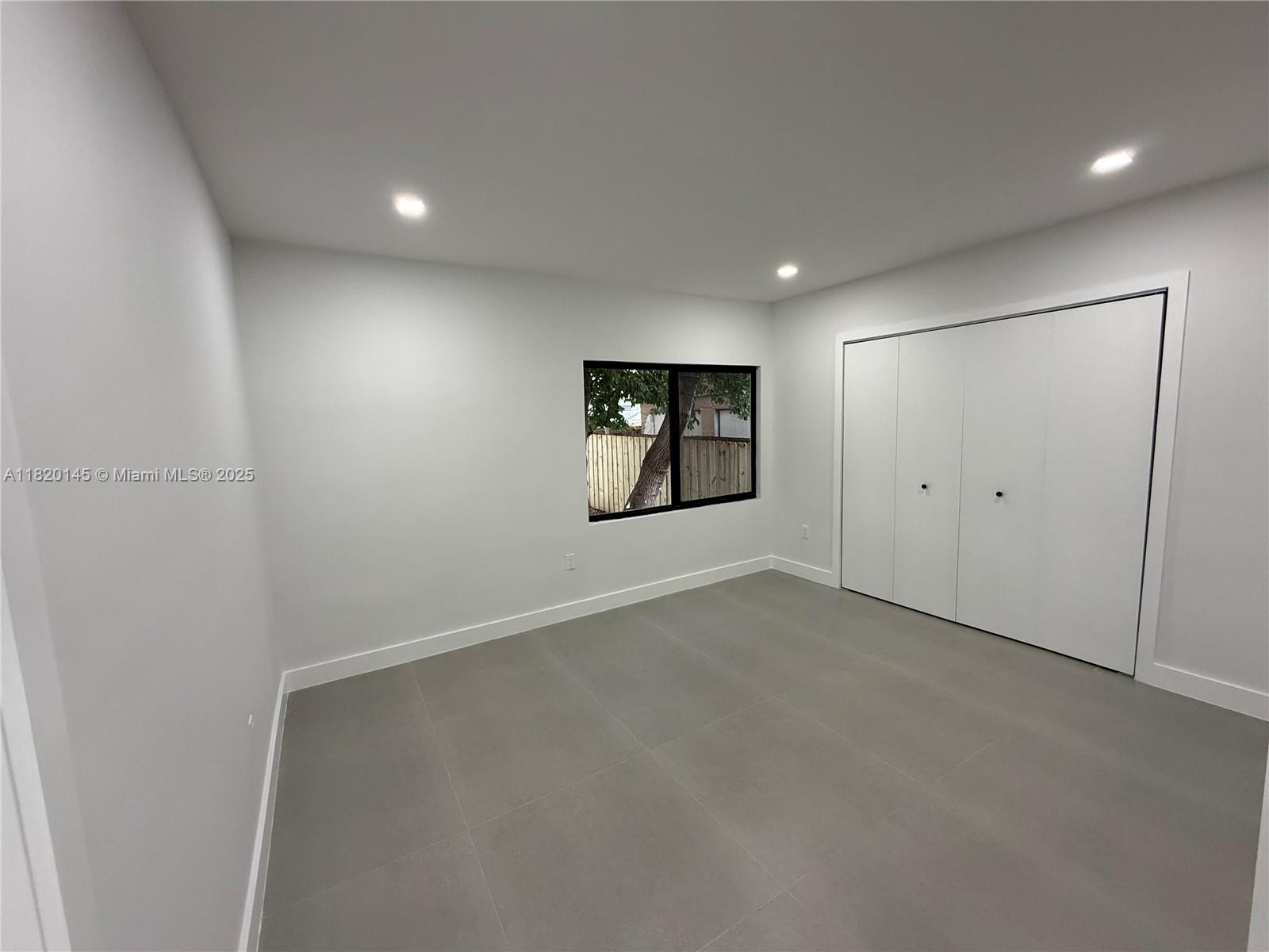 1125 Nw 37th St Property Photo 8