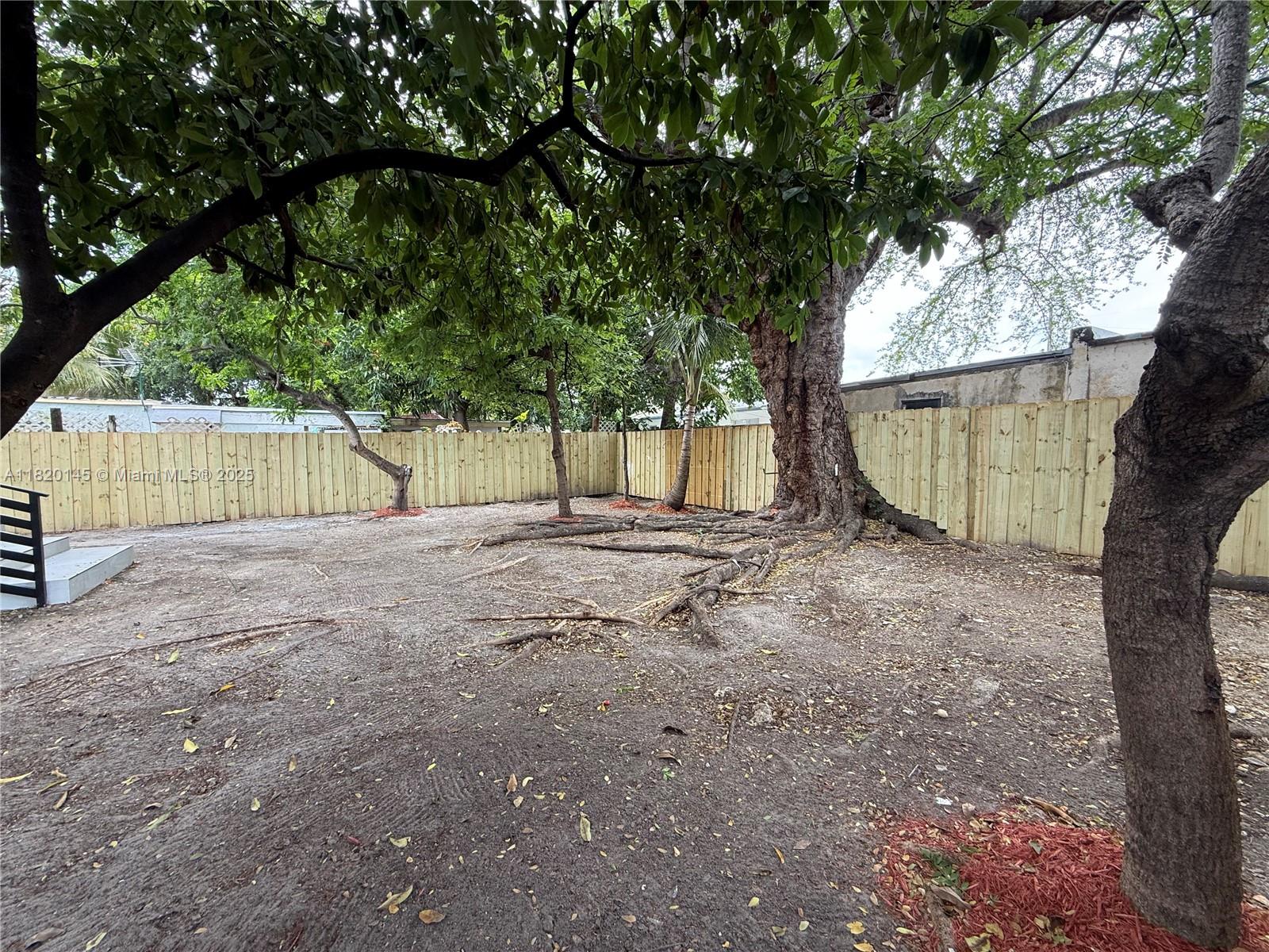 1125 Nw 37th St Property Photo 13