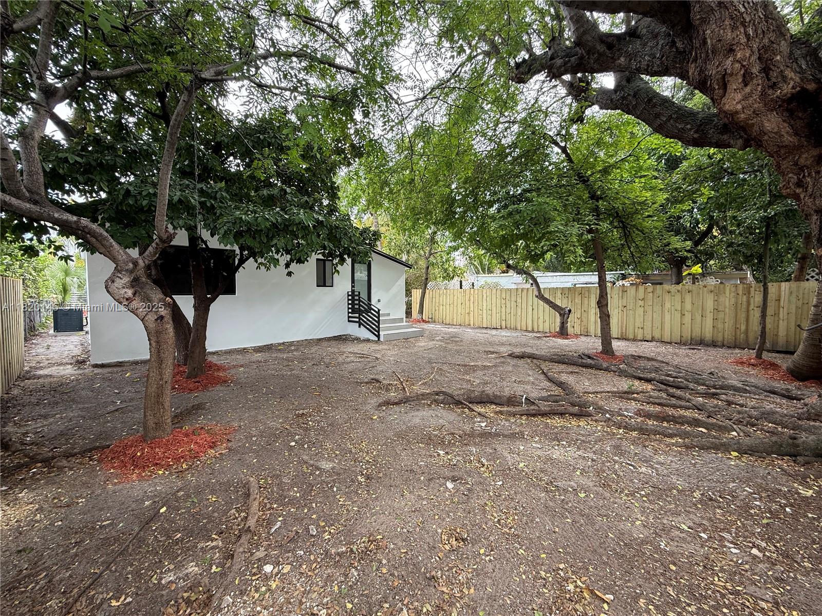1125 Nw 37th St Property Photo 14