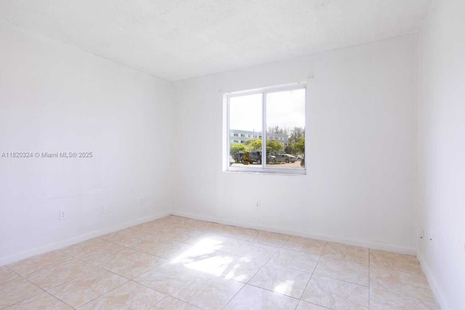 14850 Naranja Lakes Blvd B1b Property Photo 6