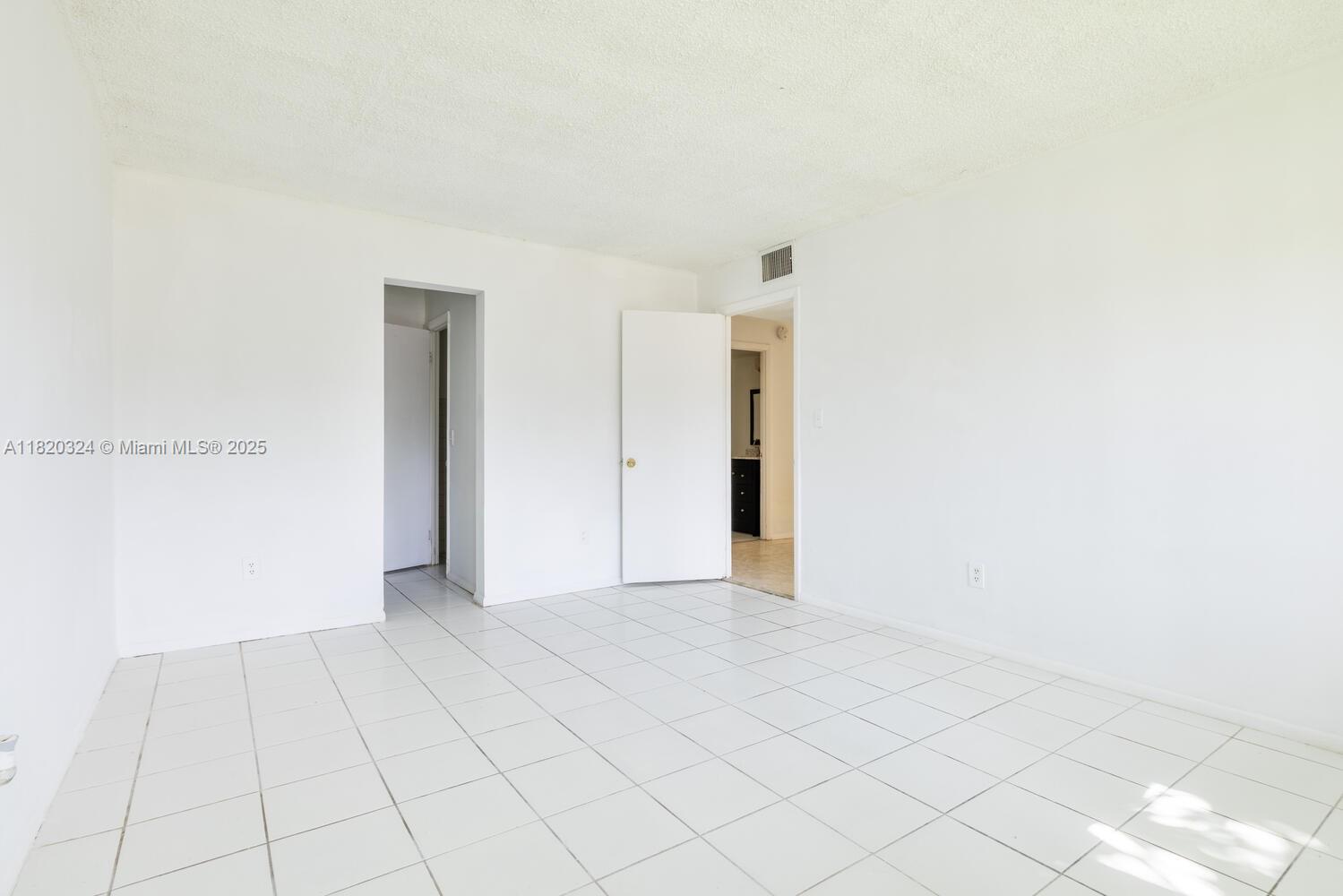 14850 Naranja Lakes Blvd B1b Property Photo 8