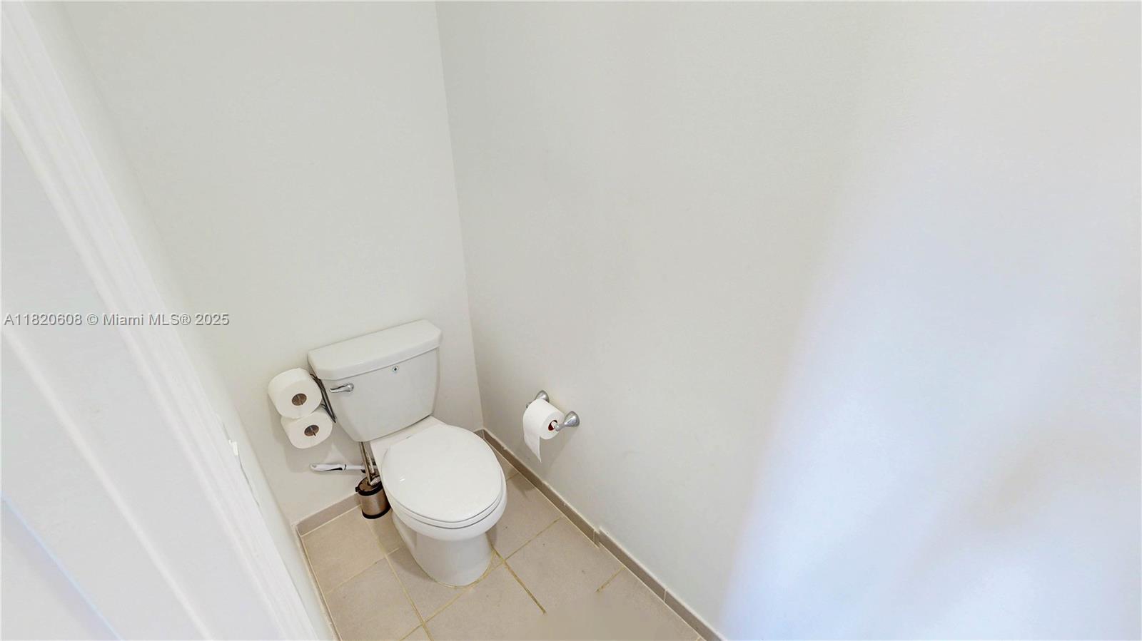 2647 Se 13th St Property Photo 24