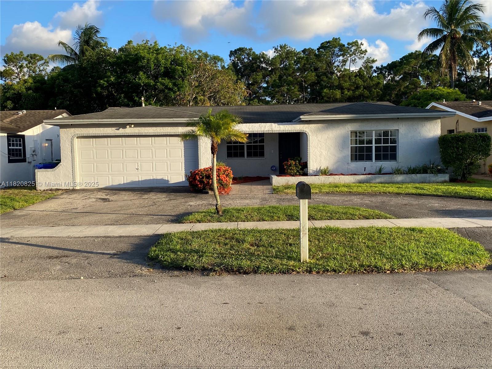 8250 Southampton Dr 8250 Property Photo 1