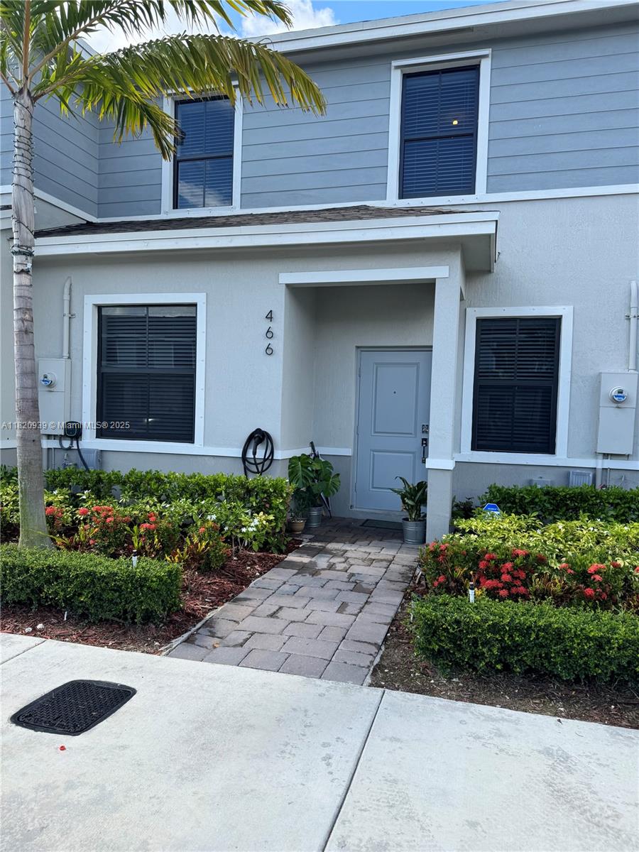 466 Ne 12 Street Palm Cay Property Photo 2