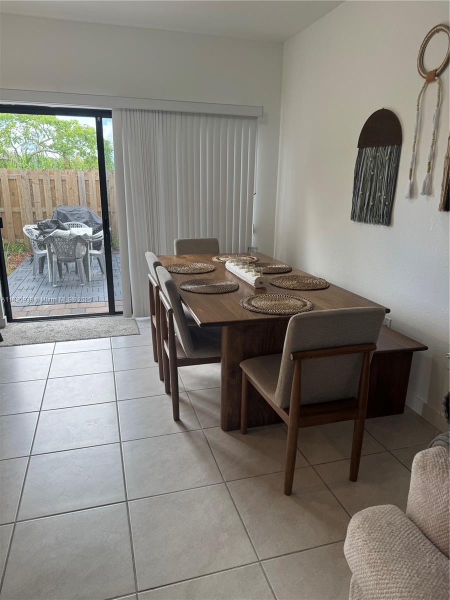 466 Ne 12 Street Palm Cay Property Photo 6