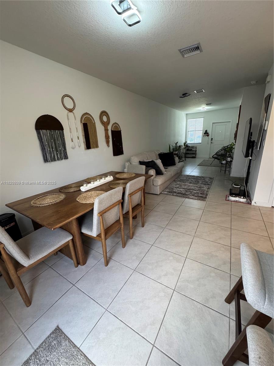 466 Ne 12 Street Palm Cay Property Photo 7