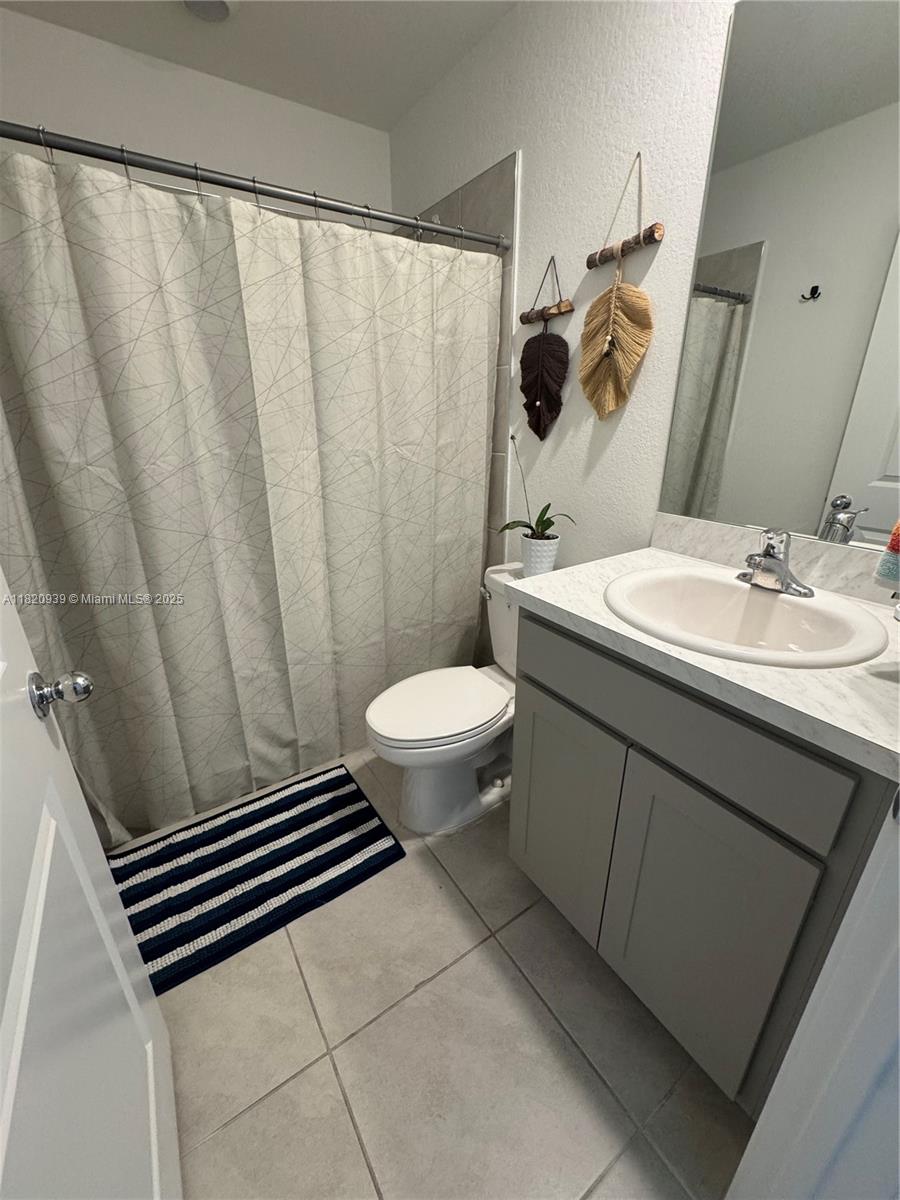 466 Ne 12 Street Palm Cay Property Photo 11