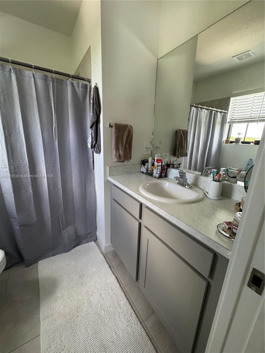 466 Ne 12 Street Palm Cay Property Photo 15