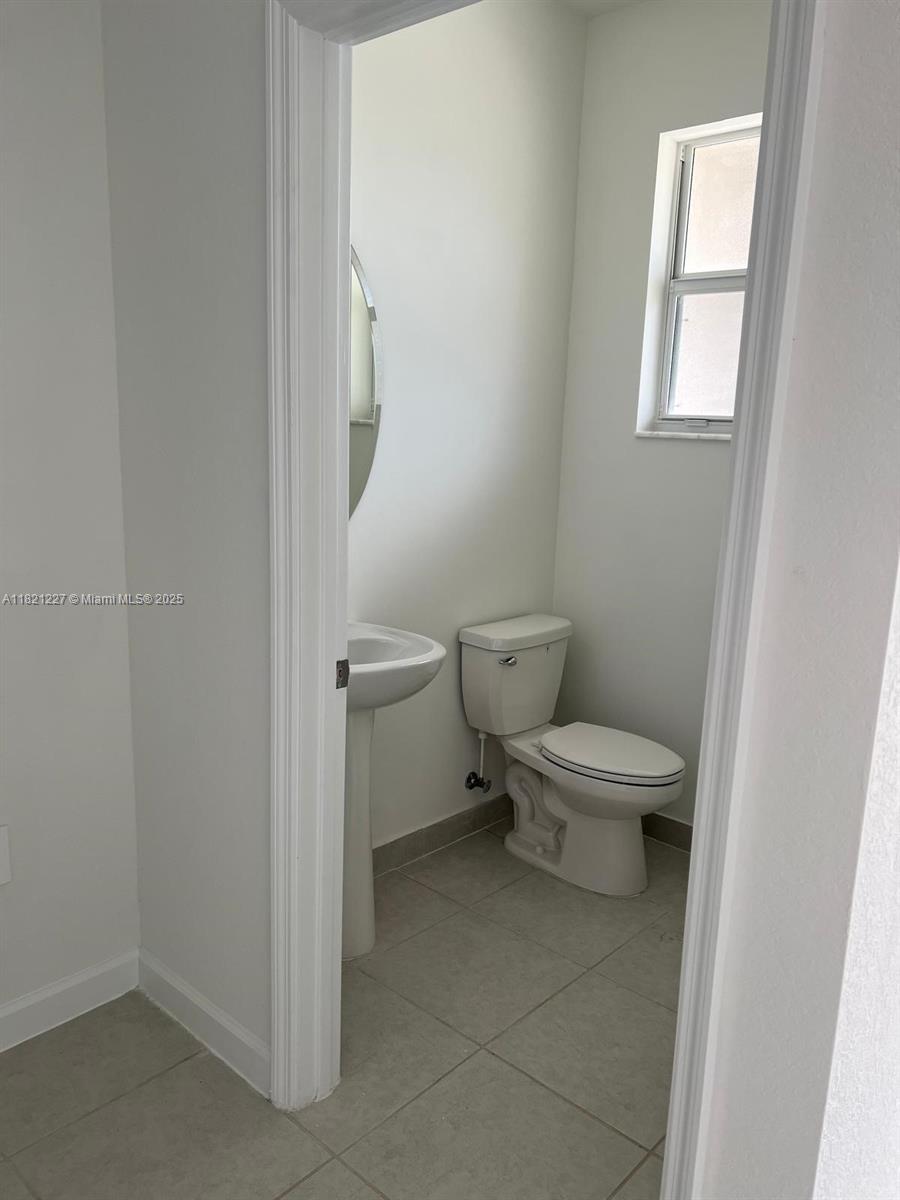 1676 Se 26th Ter 0 Property Photo 8