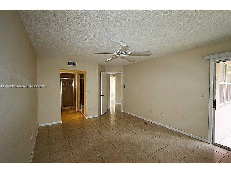 2508 Se 20th Pl 204-a Property Photo 2