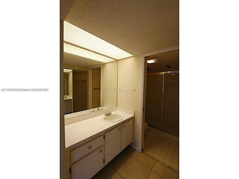 2508 Se 20th Pl 204-a Property Photo 9