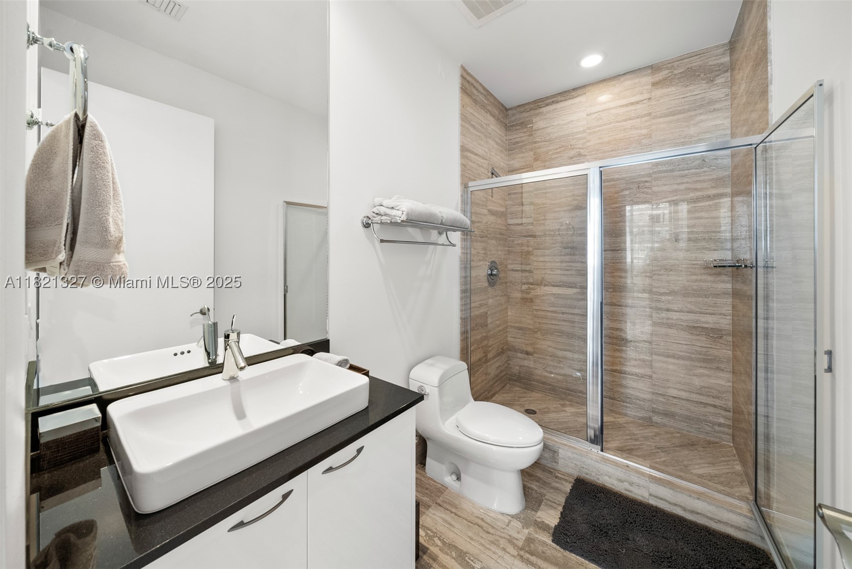 15901 Collins Ave 3302 Property Photo 27