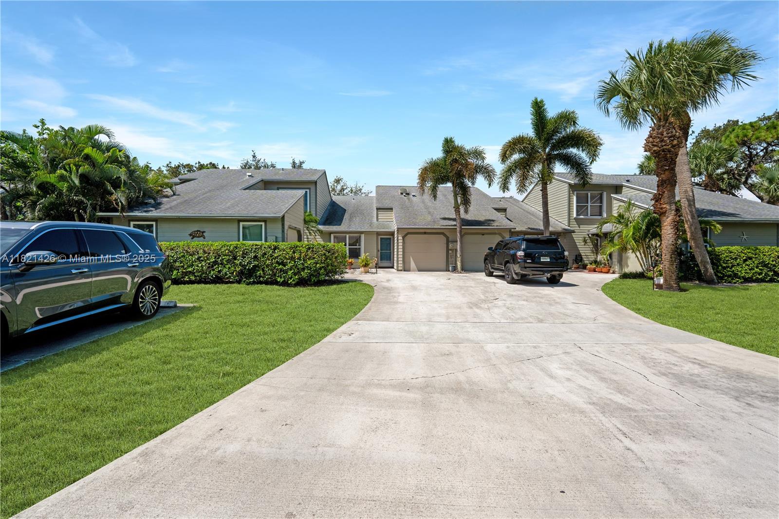 894 NE Sandalwood Pl