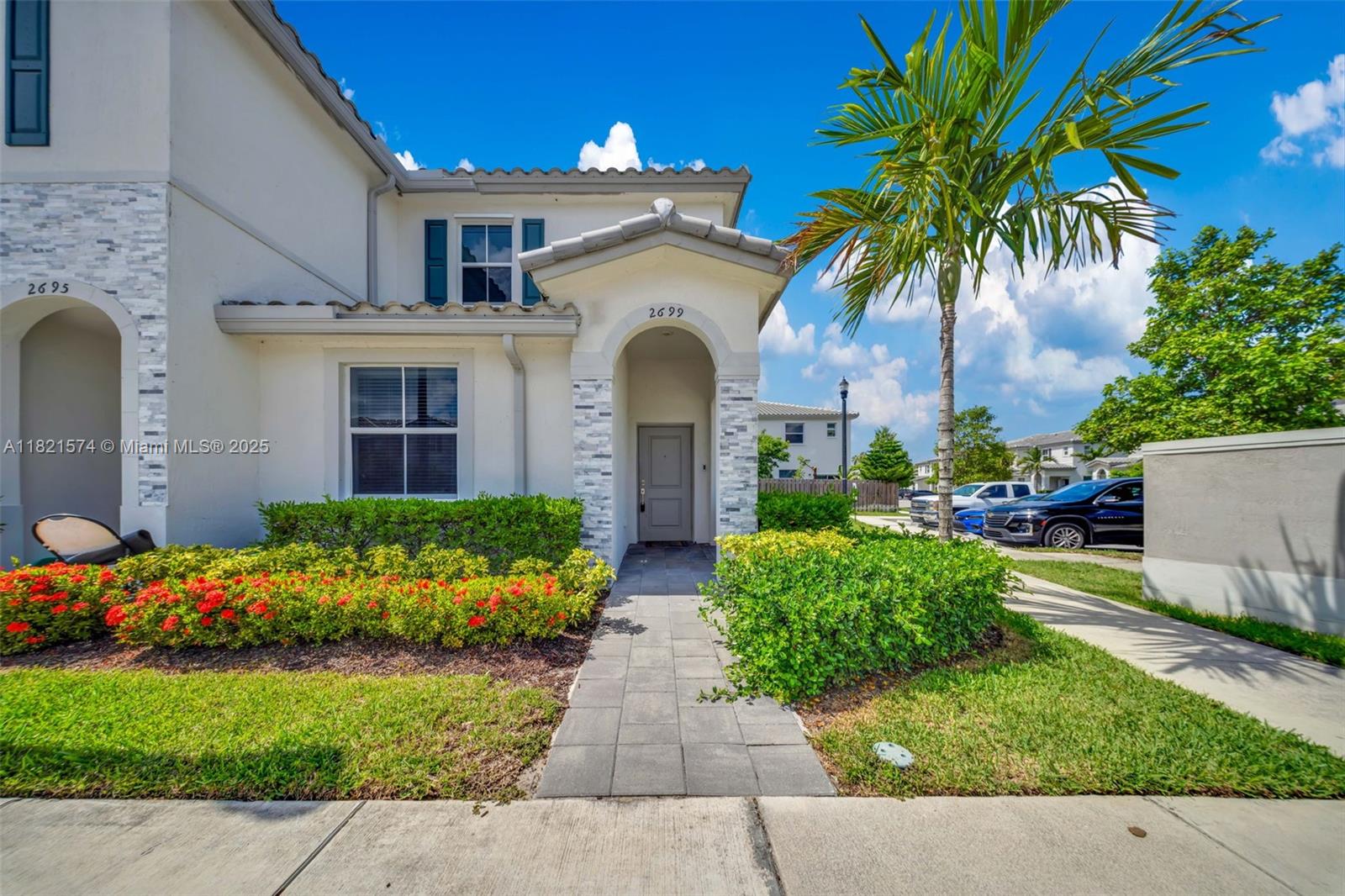 2699 SE 19th St Property Photo 1