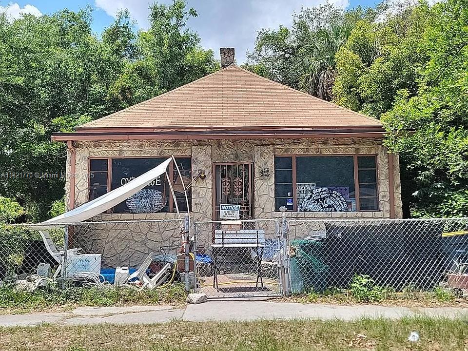 340 Belfort St Property Photo 1