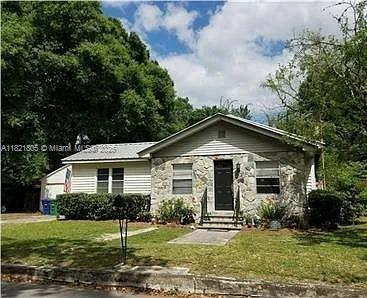 6913 N Highland Ave Property Photo 1