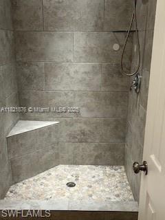 A11821876 Property Photo 13