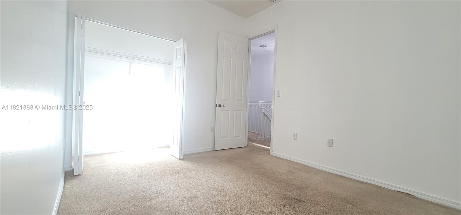 975 Ne 42nd Pl Property Photo 19