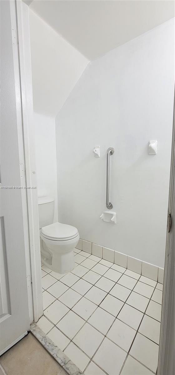975 Ne 42nd Pl Property Photo 32