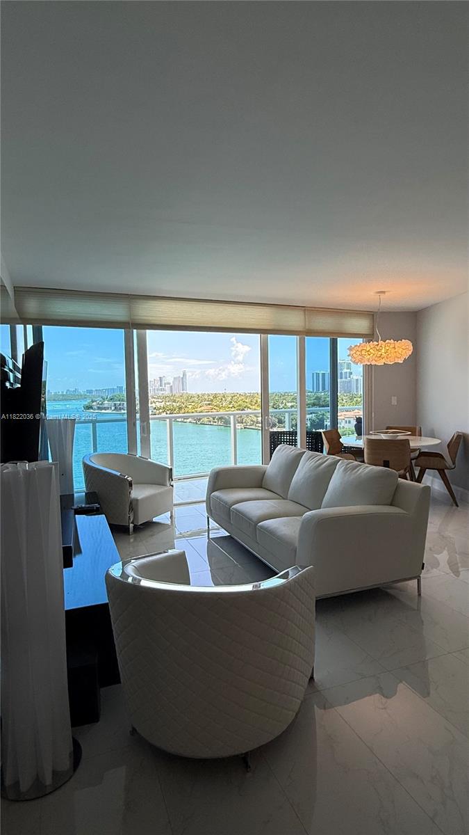 9821 E Bay Harbor Dr 903