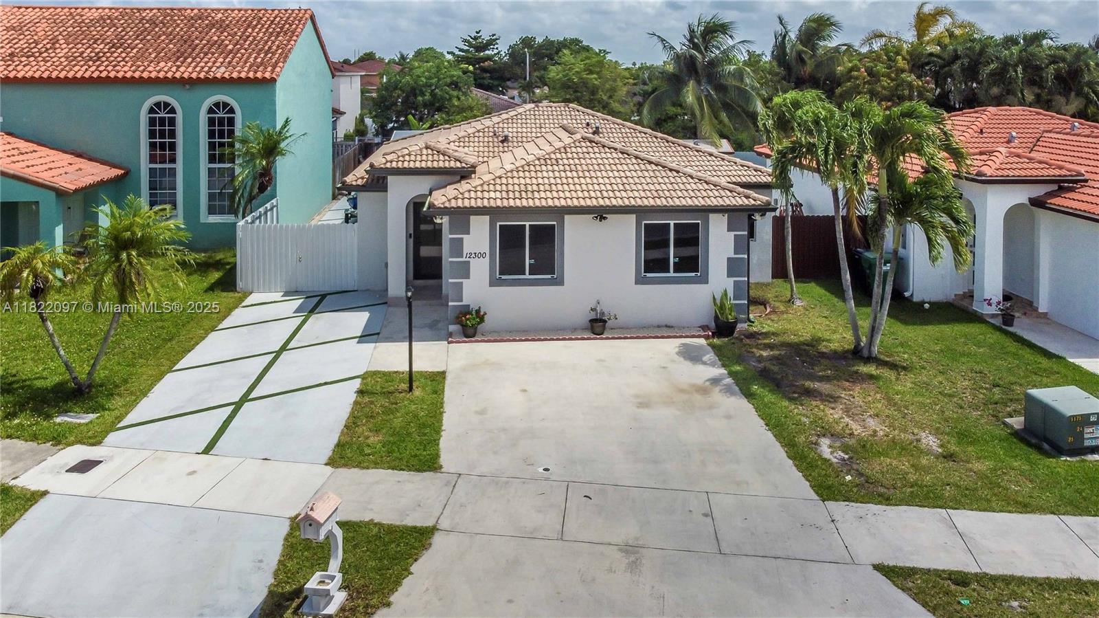 12300 SW 251st St Property Photo 1