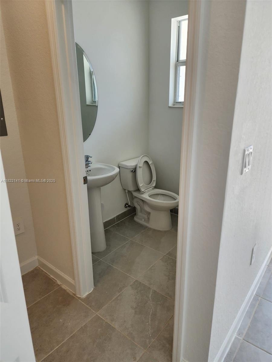 2645 Se 17th St Property Photo 5