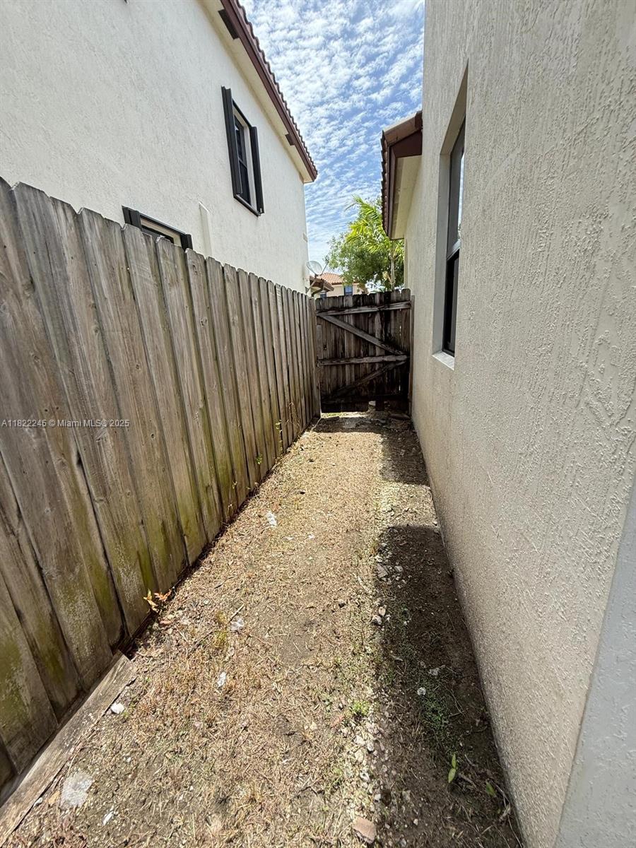 156 Ne 24th Ave Property Photo 15