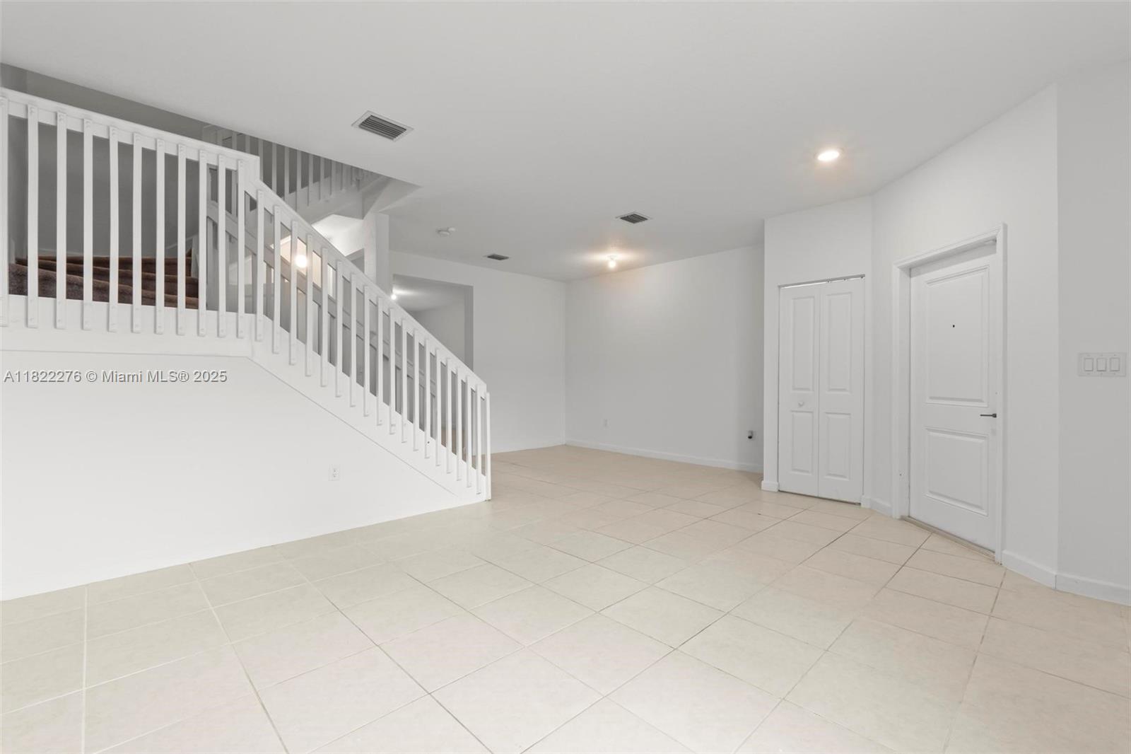 2668 Se 19th St Property Photo 6