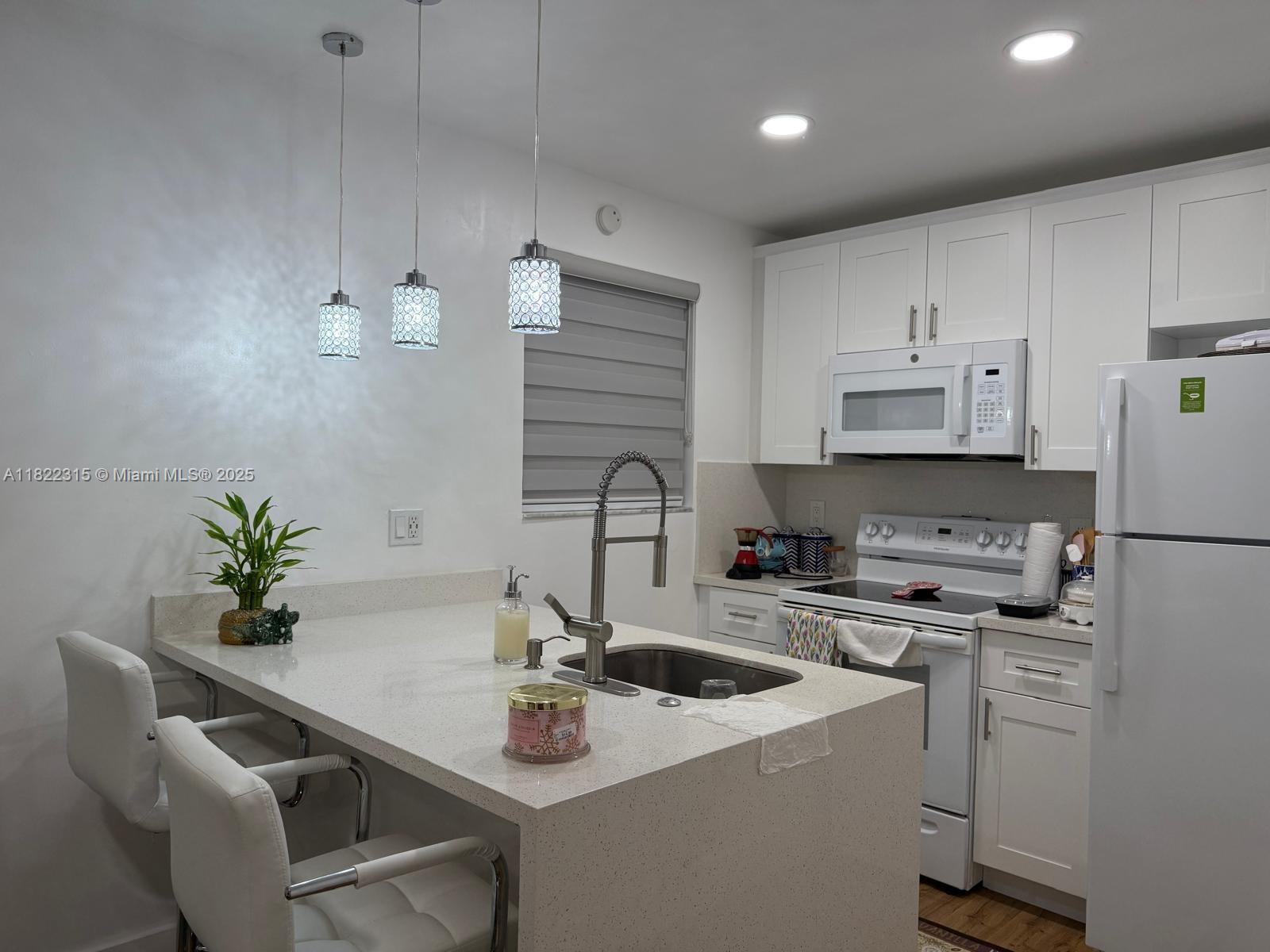2024 SE 27th Dr 204-C Property Photo 1