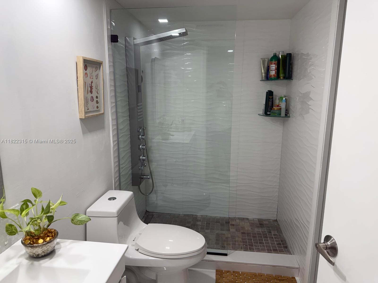 2024 Se 27th Dr 204-c Property Photo 5