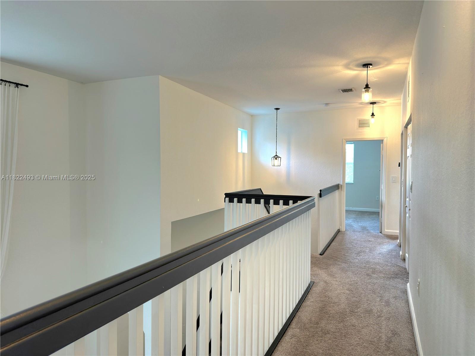 343 Ne 36th Terrace Property Photo 7