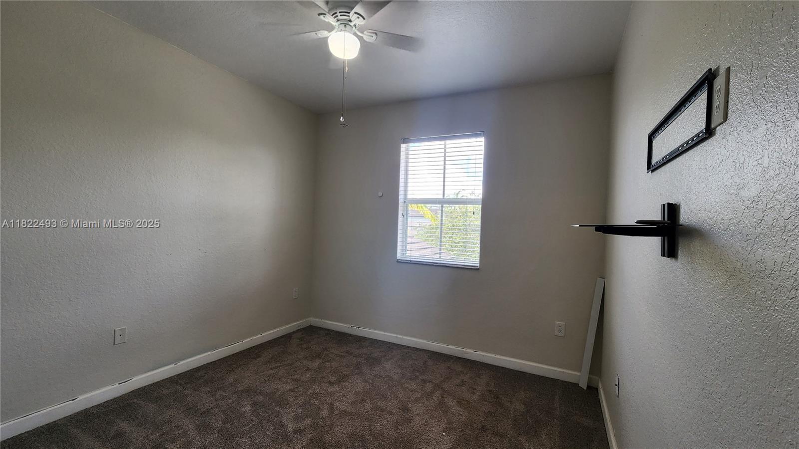 343 Ne 36th Terrace Property Photo 18
