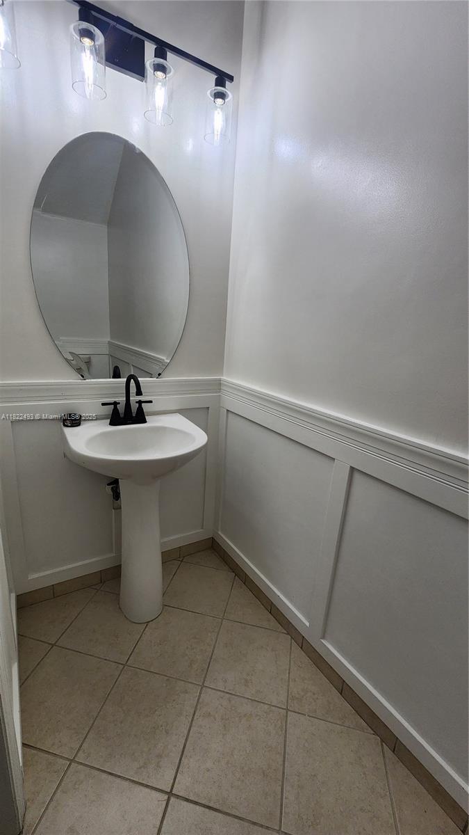 343 Ne 36th Terrace Property Photo 33