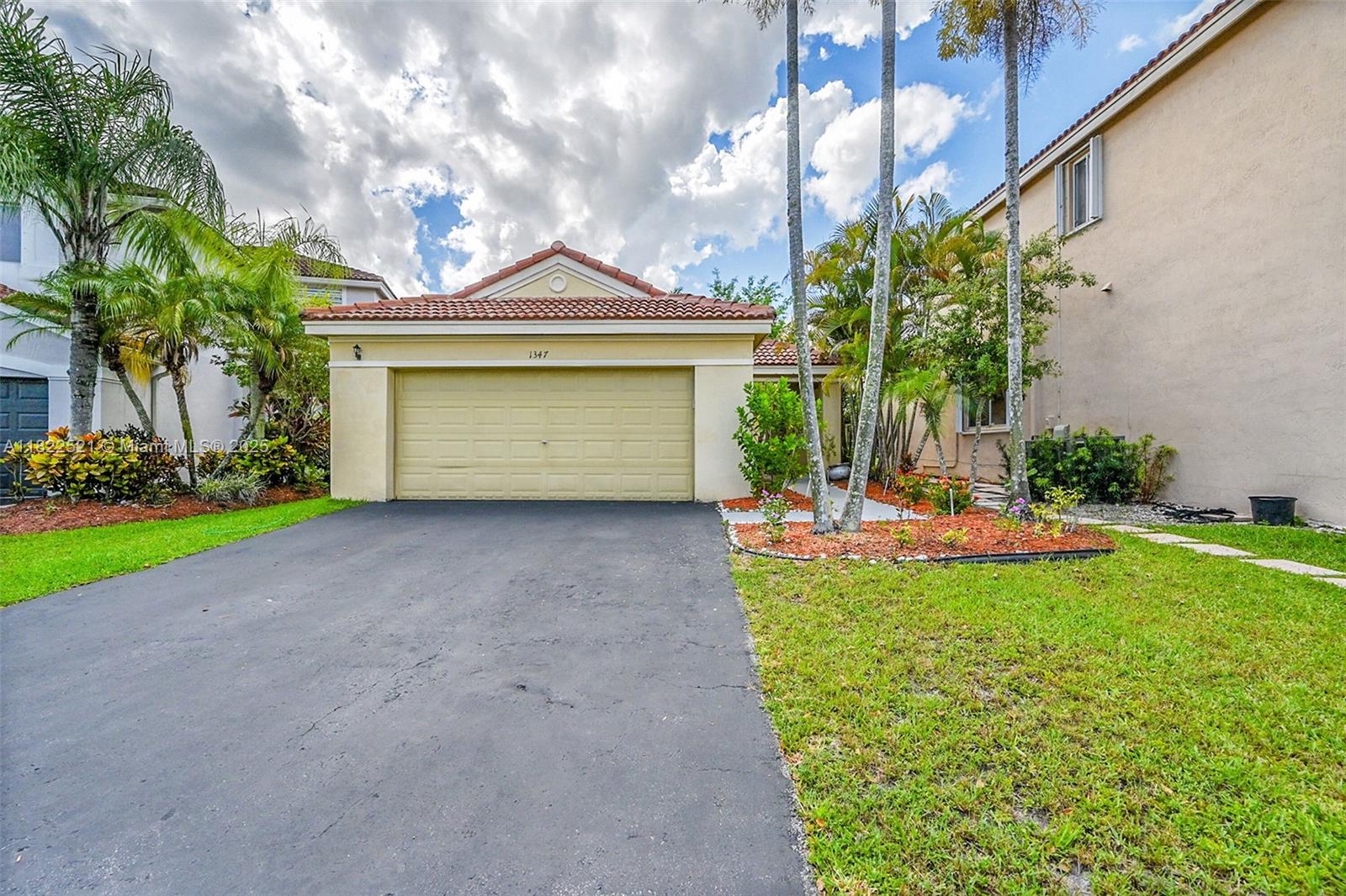1347 Plumosa Way Property Photo 1