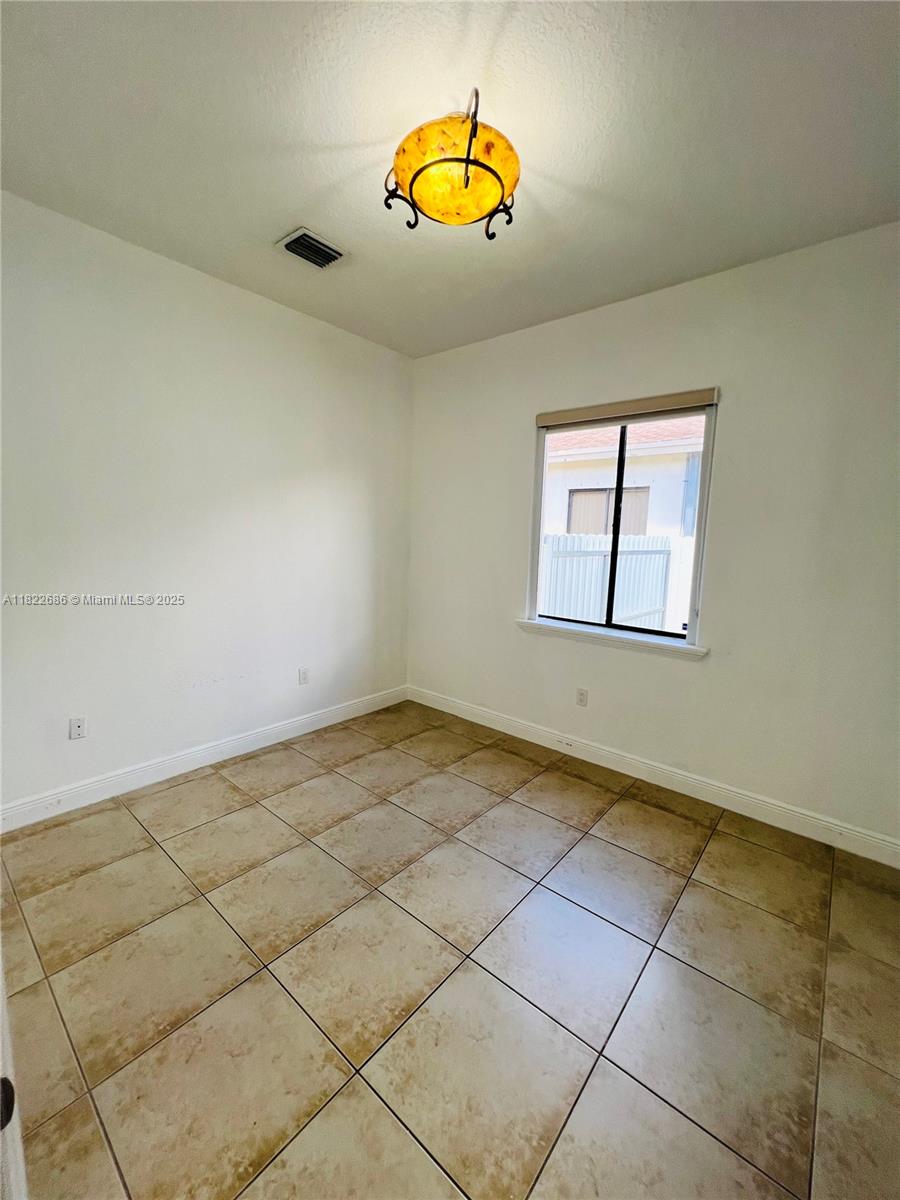 550 Nw 20th St Na Property Photo 14