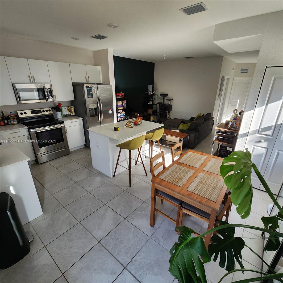 12933 Sw 232nd Ln Property Photo 3