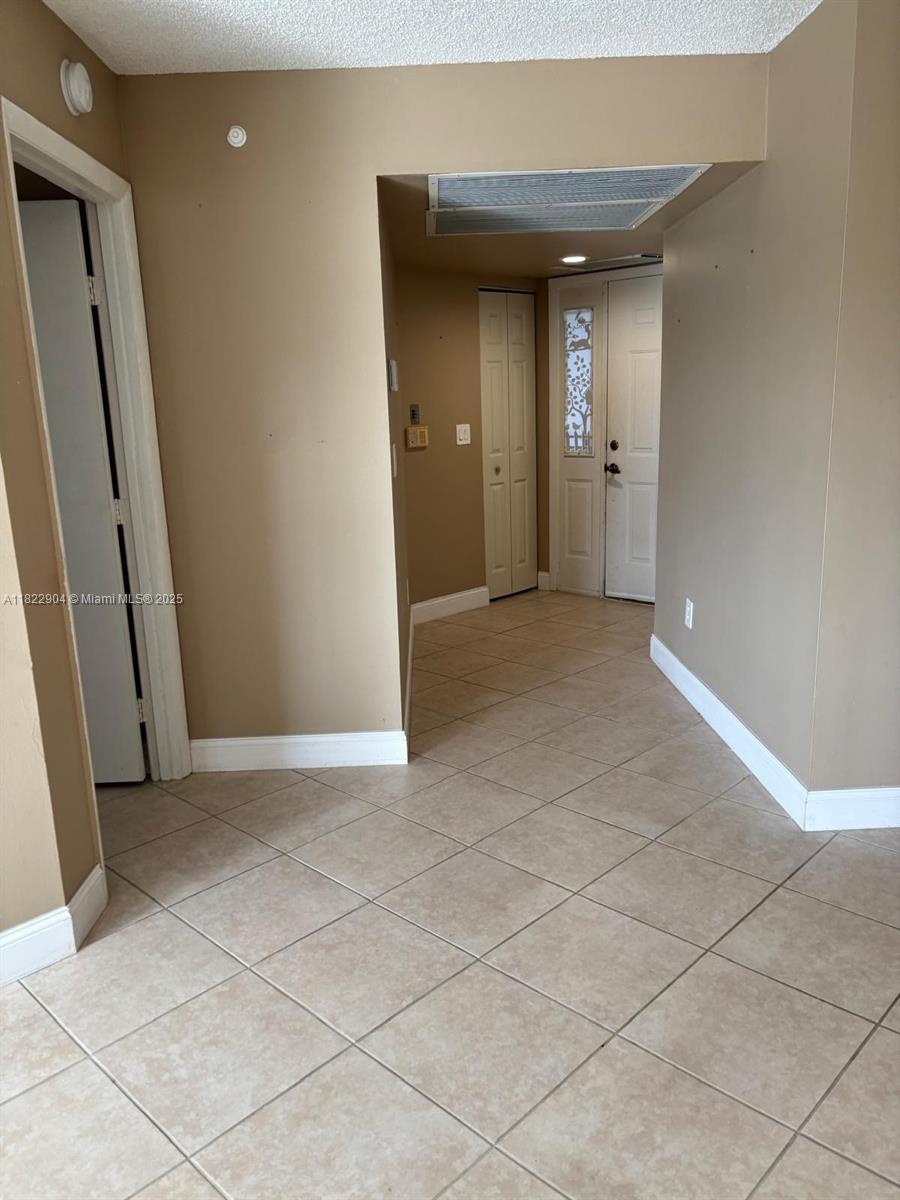 2633 Se 20th Ct 103-c Property Photo 8