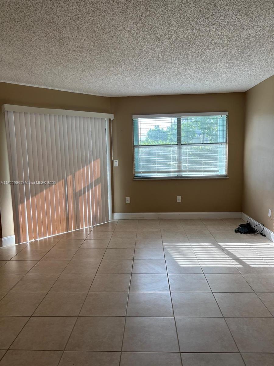 2633 Se 20th Ct 103-c Property Photo 12