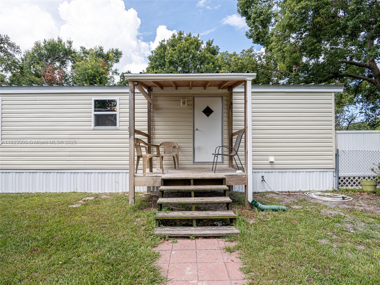 12906 Darla Dr Property Photo 1