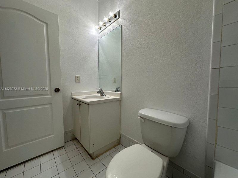 1661 Se 29th Ct 206 Property Photo 19