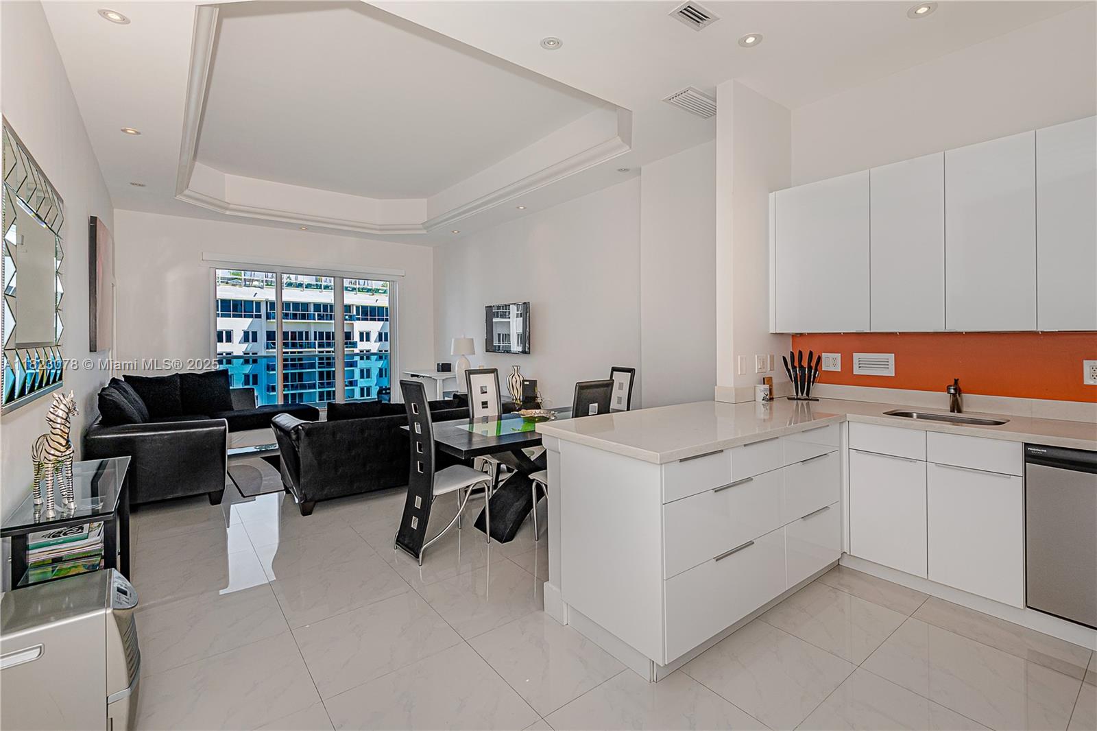 2301 Collins Ave 1619 Property Photo 1
