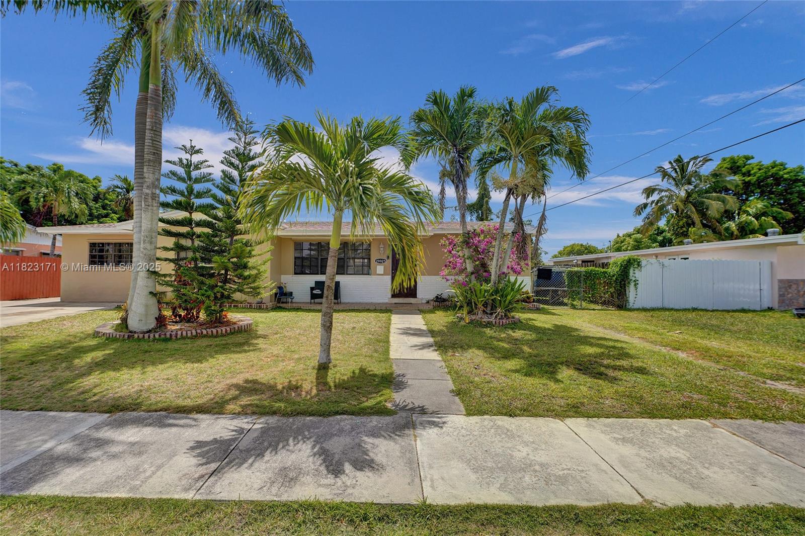 29925 SW 154th Ct Property Photo 1