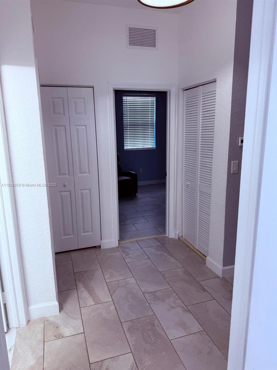 239 Se 37th Pl Property Photo 11